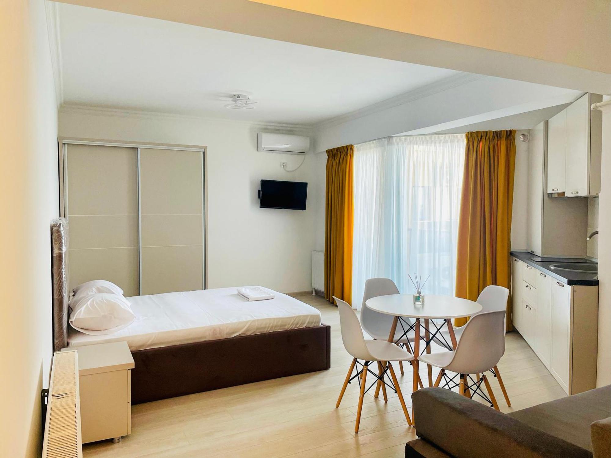 Solid Sea View Mamaia