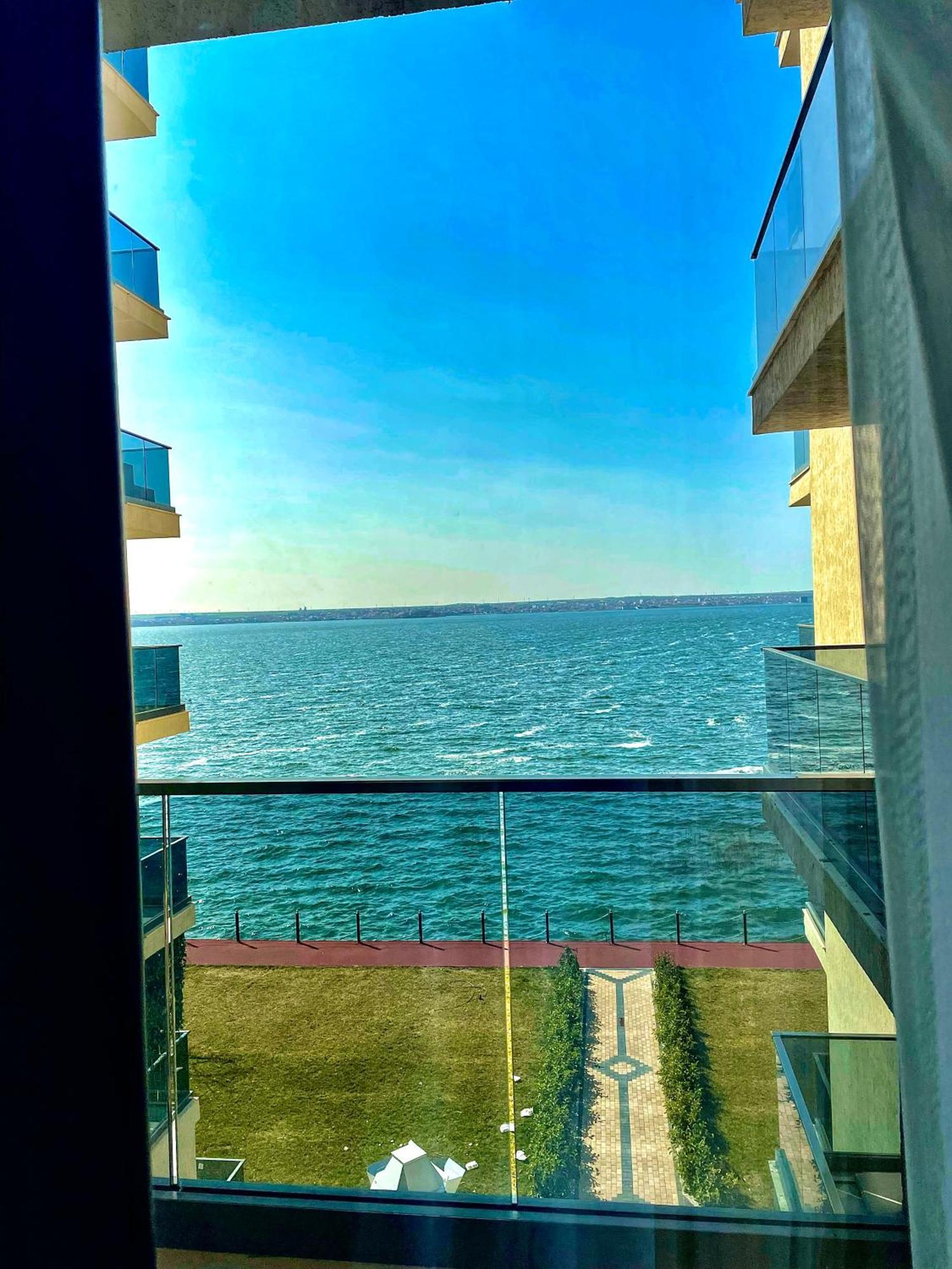 Solid Sea View Appartement